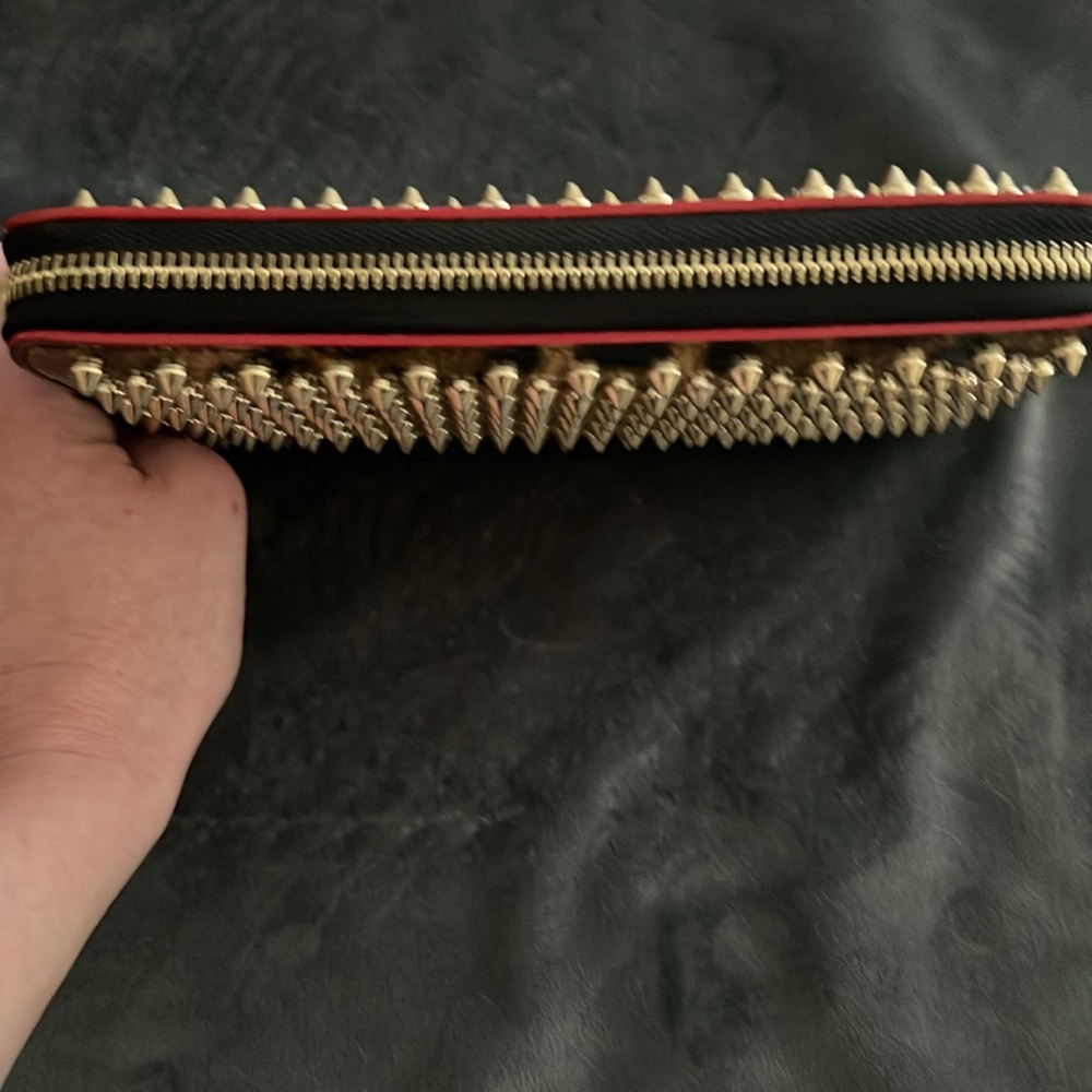 EXCELLENT CONDITION CHRISTIAN LOUBOUTIN SPIKED LEPORD WALLET (RARE)💗💗💗 - Picture 9 of 13